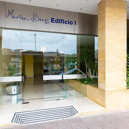 Marbella Home Rentals - Marina Banus, Puerto Banus, 2Br Apartment, Parking & Pool 马尔韦利亚