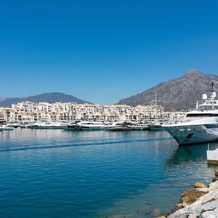Marbella Home Rentals - Marina Banus, Puerto Banus, 2Br Apartment, Parking & Pool 公寓 *
