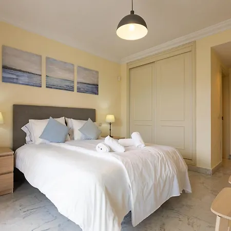 Marbella Home Rentals - Marina Banus, Puerto Banus, 2Br Apartment, Parking & Pool Apartmán *