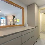 - Marina Banus, Puerto Banus, 2br Apartment, Parking & Pool Apartment *