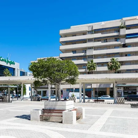 - Marina Banus, Puerto Banus, 2br Apartment, Parking & Pool 公寓 马尔韦利亚