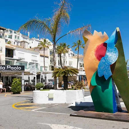 - Marina Banus, Puerto Banus, 2br Apartment, Parking & Pool 公寓 马尔韦利亚