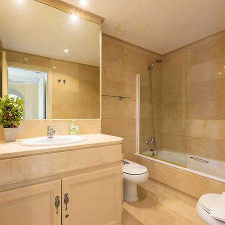 Daire Marbella Home Rentals - Marina Banus, Puerto Banus, 2Br Apartment, Parking & Pool Marbella