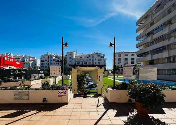 - Marina Banus, Puerto Banus, 2br Apartment, Parking & Pool Marbella