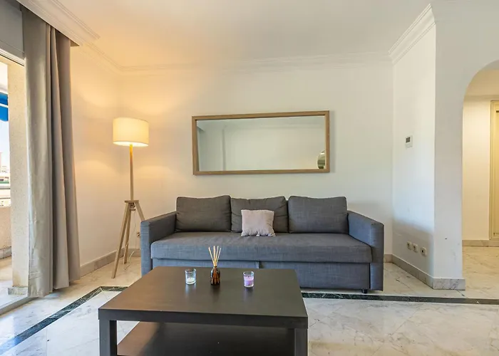 Apartmán - Marina Banus, Puerto Banus, 2br Apartment, Parking & Pool *