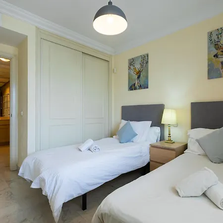 公寓 - Marina Banus, Puerto Banus, 2br Apartment, Parking & Pool 马尔韦利亚